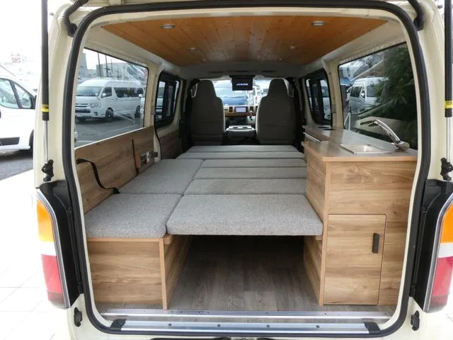 Toyota HIACE VAN 2024 — миниатюра 2