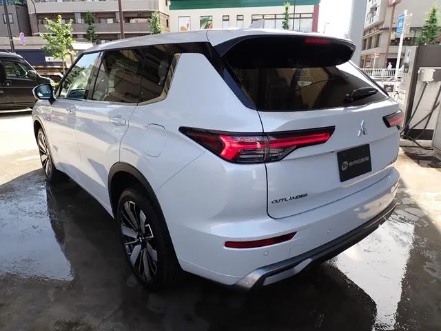 Mitsubishi OUTLANDER PHEV P 2026 — миниатюра 4