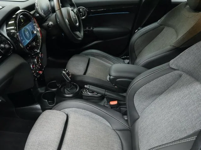 MINI MINI COOPER PREMIUM PLUS PACKAGE CLASSIC TRIM 2023 — миниатюра 5