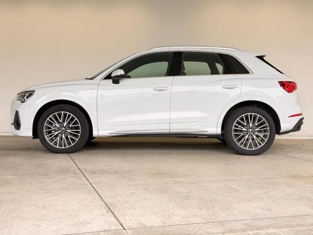Audi Q3 35 TFSI S LINE 2024 — миниатюра 3