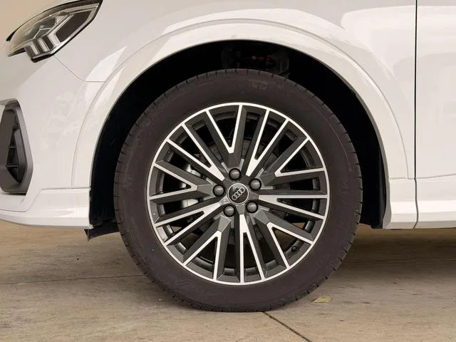 Audi Q3 35 TFSI S LINE 2024 — миниатюра 5