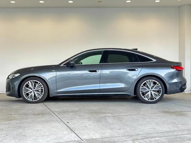 Audi A5 TFSI 110KW S LINE PACKAGE 2025 — миниатюра 2