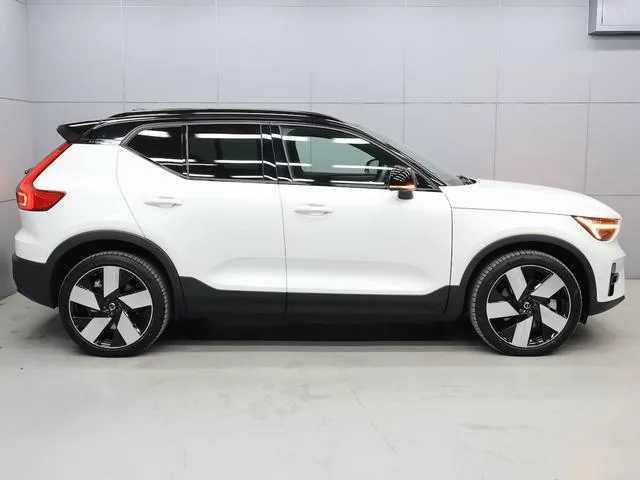 Volvo XC40 RECHARGE RECHARGE ULTIMATE TWIN MOTOR 2023 — миниатюра 2