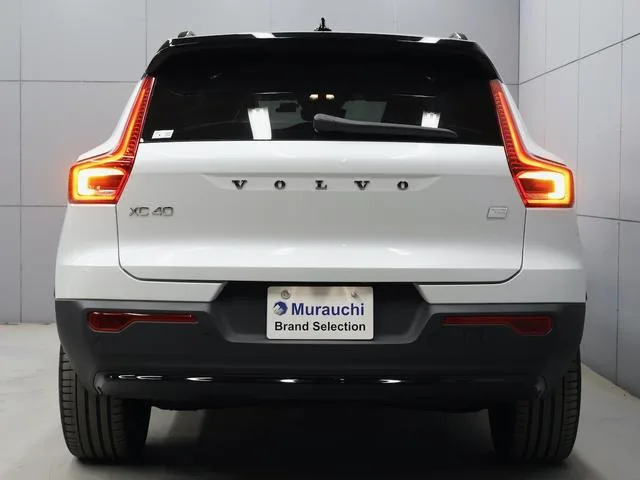 Volvo XC40 RECHARGE RECHARGE ULTIMATE TWIN MOTOR 2023 — миниатюра 3