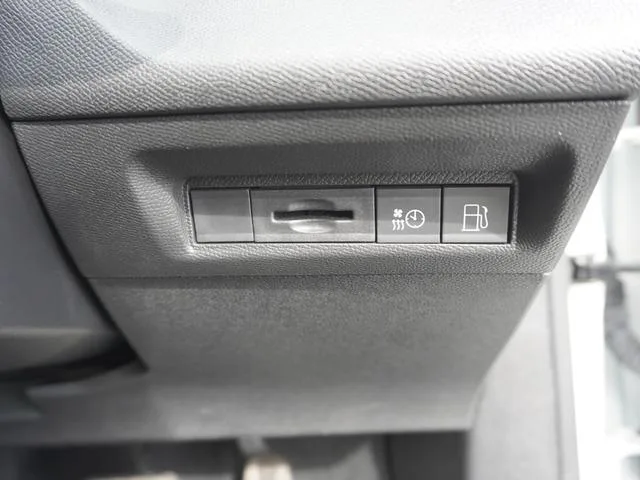 Peugeot 308 GT HYBRID 2023 — миниатюра 3