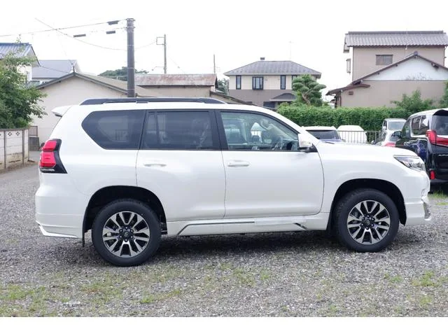 Toyota Land Cruiser Prado TX L PACKAGE 2023 — миниатюра 3