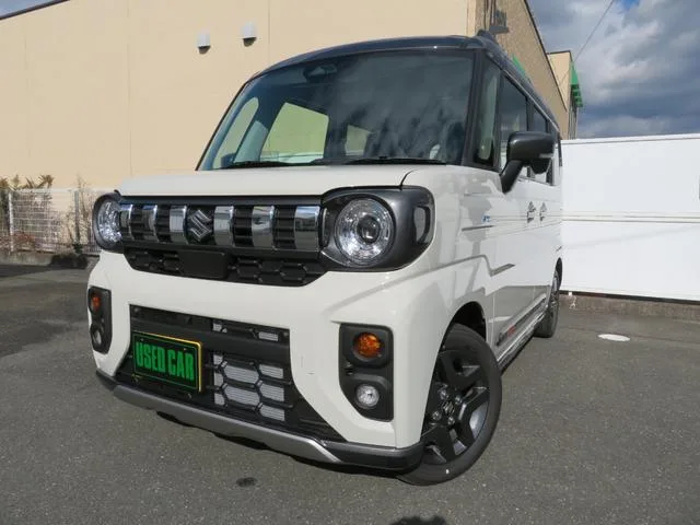Suzuki SPACIA GEAR HYBRID XZ 2025 — фото 1, купить с доставкой в Москву