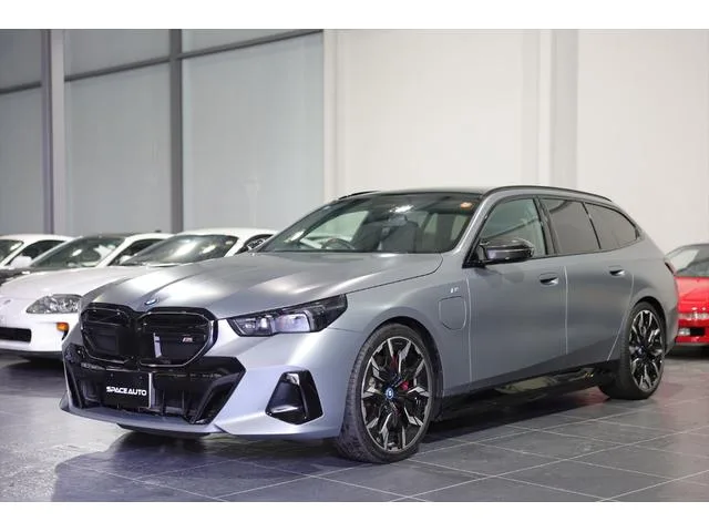 BMW i5 M60 X DRIVE TOURING 2024 — миниатюра 2