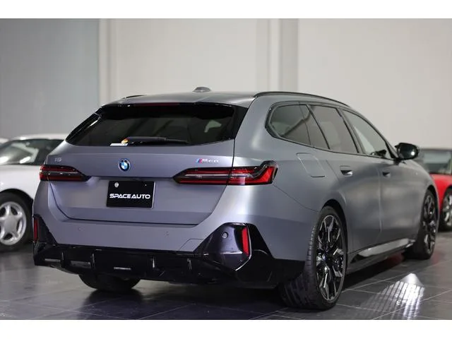 BMW i5 M60 X DRIVE TOURING 2024 — миниатюра 3