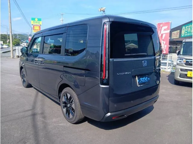 Honda STEPWAGON E:HEV AIR EX 2025 — миниатюра 4