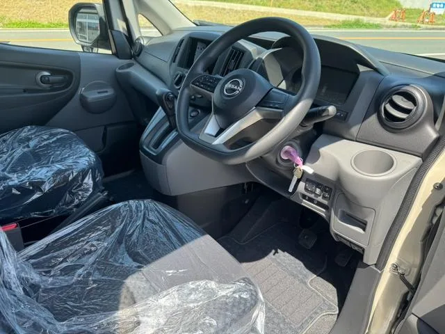 Nissan NV200 VANETTE VAN GX OUTDOOR BLACK EDITION 2026 — миниатюра 5