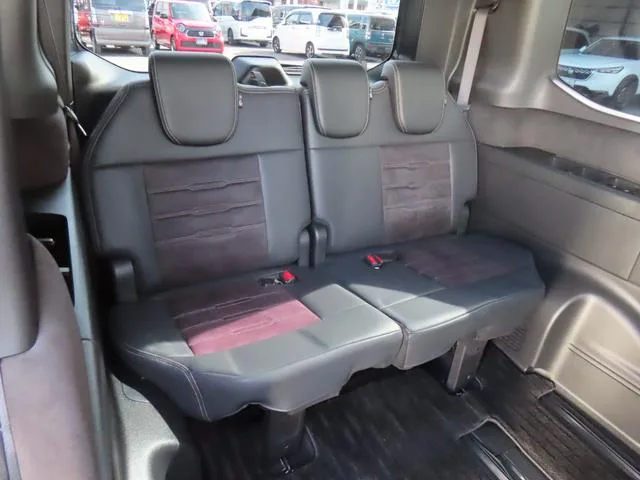 Honda STEPWAGON E:HEV SPADA PREMIUM LINE 2023 — миниатюра 4