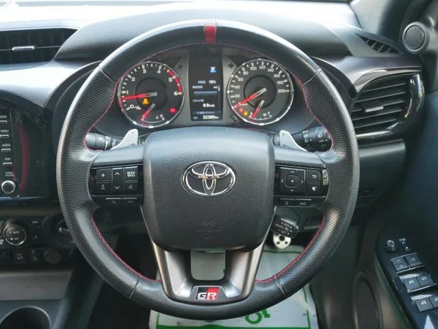 Toyota Hilux Z GR SPORT 2023 — миниатюра 3
