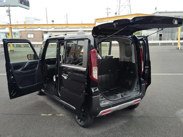 Suzuki SPACIA GEAR HYBRID XZ 2025 — миниатюра 4