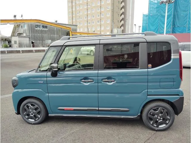 Suzuki SPACIA GEAR HYBRID XZ 2025 — миниатюра 3