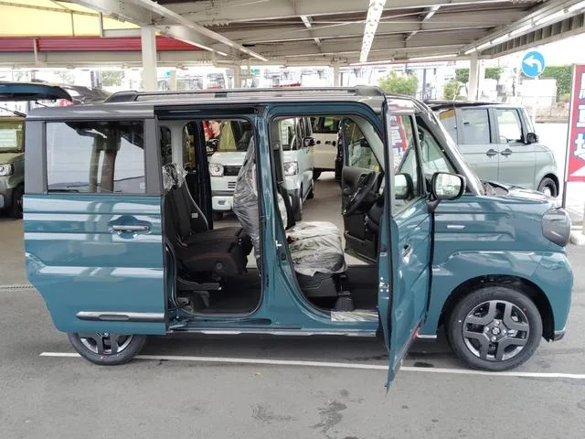 Suzuki SPACIA GEAR HYBRID XZ 2025 — миниатюра 4