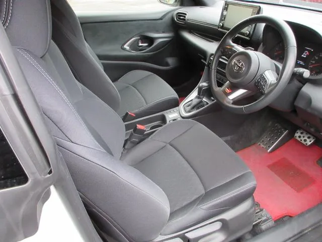 Toyota GR YARIS RS 2022 — миниатюра 2