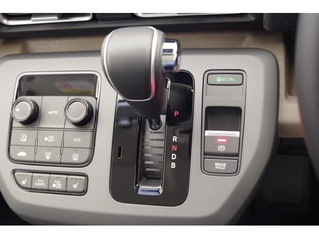 Honda FREED E:HEV AIR EX 2025 — миниатюра 4
