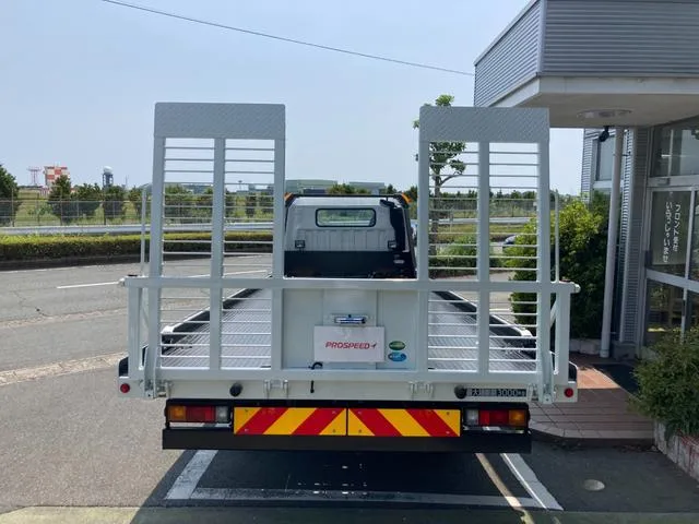 Mitsubishi Fuso CANTER WIDE CAB LONG ALL LOW FLOOR 2023 — миниатюра 2