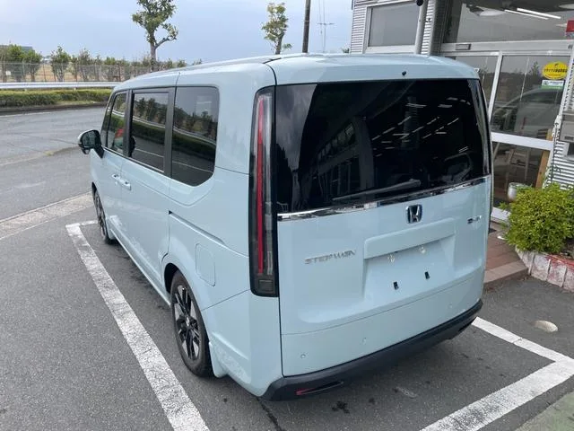 Honda STEPWAGON E:HEV AIR 2022 — миниатюра 4