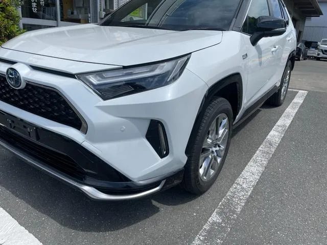 Toyota RAV4 PHV Z 2023 — миниатюра 5
