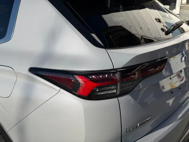 Mitsubishi OUTLANDER PHEV P EXECUTIVE PACKAGE 2025 — миниатюра 5