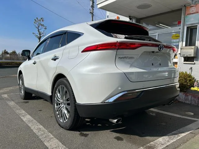 Toyota HARRIER HYBRID Z LEATHER PACKAGE 2023 — миниатюра 3