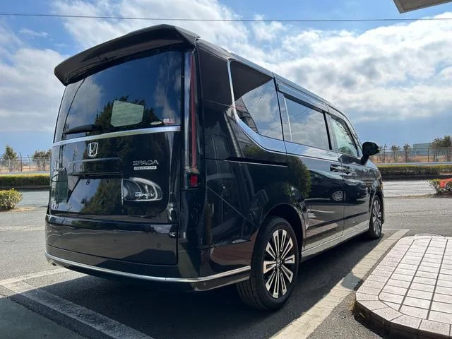 Honda STEPWAGON E:HEV SPADA PREMIUM LINE 2025 — миниатюра 3