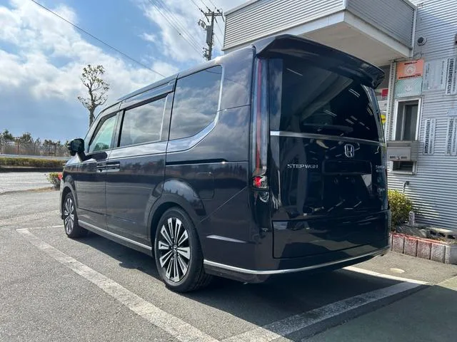 Honda STEPWAGON E:HEV SPADA PREMIUM LINE 2025 — миниатюра 4