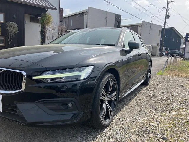 Volvo V60 B4 MOMENTUM 2022 — миниатюра 3