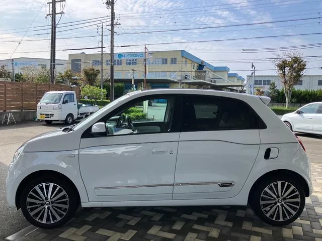 Renault TWINGO INTENS CANVAS TOP 2022 — миниатюра 3