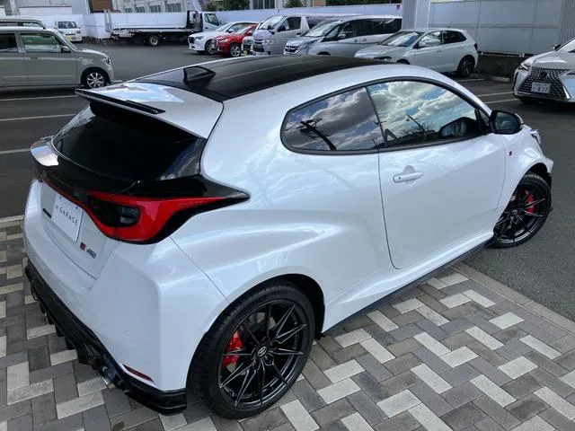 Toyota GR YARIS RZ HIGH PERFORMANCE 2025 — миниатюра 5