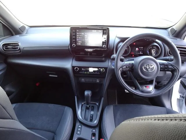 Toyota YARIS CROSS HYBRID GR SPORT 2023 — миниатюра 2