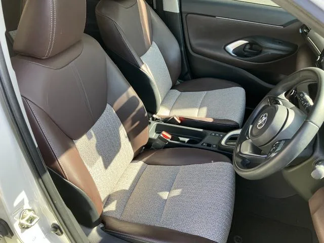 Toyota YARIS CROSS HYBRID Z 2022 — миниатюра 4