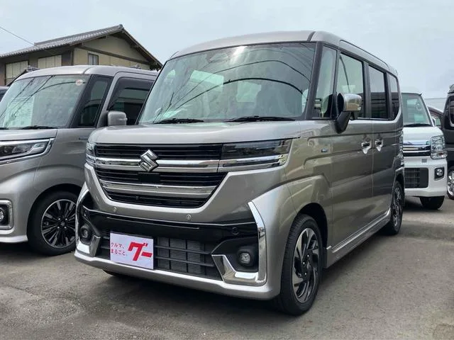 Suzuki SPACIA CUSTOM HYBRID XS 2023 — фото 1, купить с доставкой в Москву