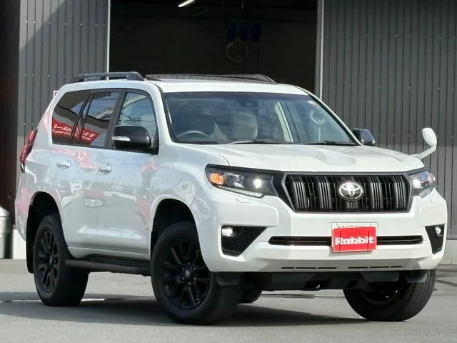 Toyota Land Cruiser Prado TX L PACKAGE MATT BLACK EDITION 2024 — фото 1, купить с доставкой в Москву