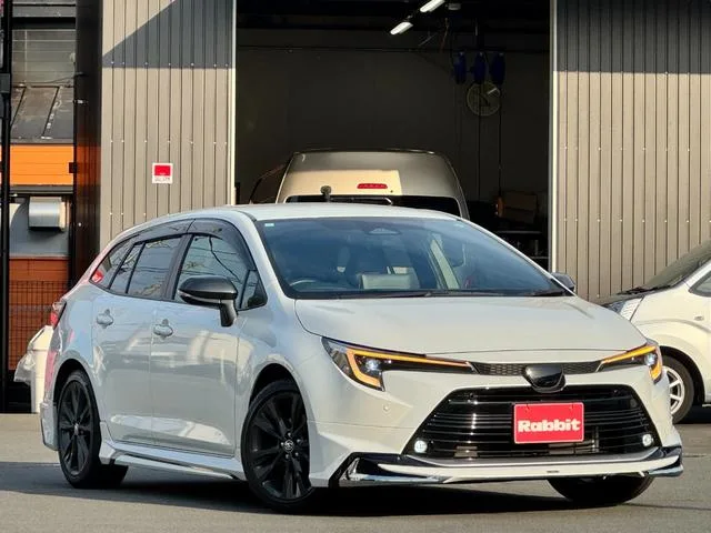 Toyota COROLLA TOURING HYBRID WB 2023 — фото 1, купить с доставкой в Москву