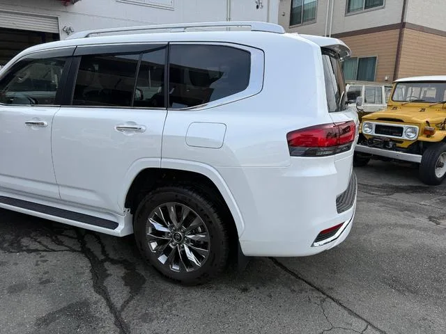 Toyota LAND CRUISER ZX 2023 — миниатюра 5