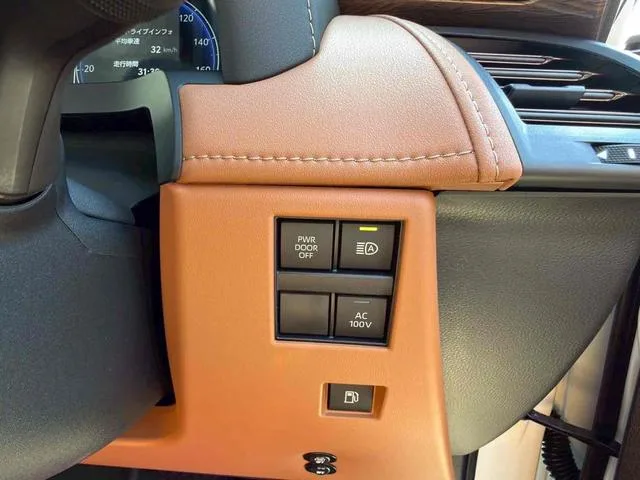 Toyota VELLFIRE HYBRID EXECUTIVE LOUNGE 2025 — миниатюра 3