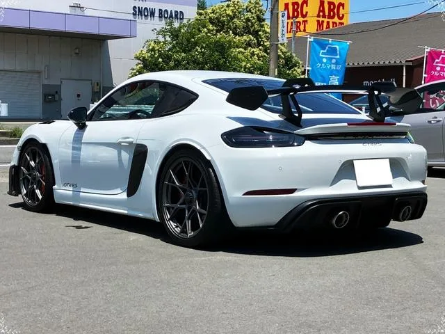 Porsche 718 Cayman 718 CAYMAN GT4 RS 2024 — миниатюра 3
