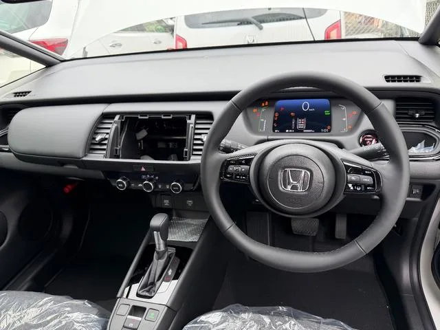 Honda FIT E:HEV HOME BLACK STYLE 2024 — миниатюра 2