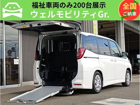 Toyota NOAH 2025 buy in Moscow