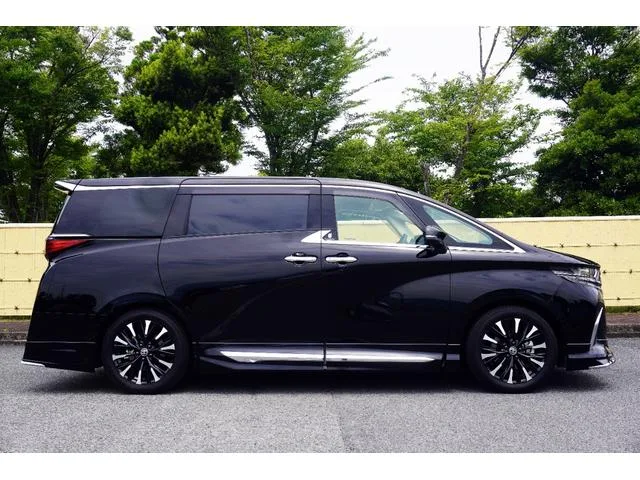 Toyota ALPHARD HYBRID EXECUTIVE LOUNGE 2024 — миниатюра 2