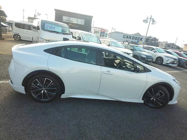 Toyota Prius Z 2024 — миниатюра 3