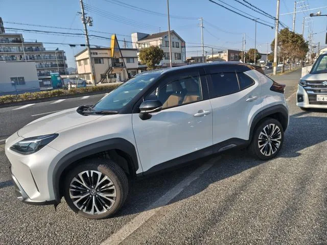 Toyota YARIS CROSS HYBRID Z ADVENTURE 2023 — миниатюра 3