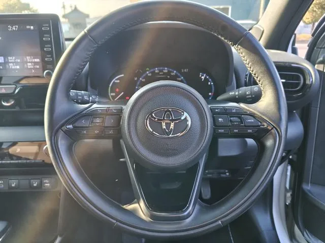 Toyota YARIS CROSS HYBRID Z ADVENTURE 2023 — миниатюра 5