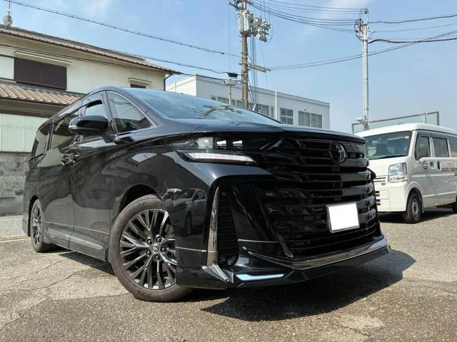Toyota VELLFIRE HYBRID Z PREMIER 2023 — фото 1, купить с доставкой в Москву