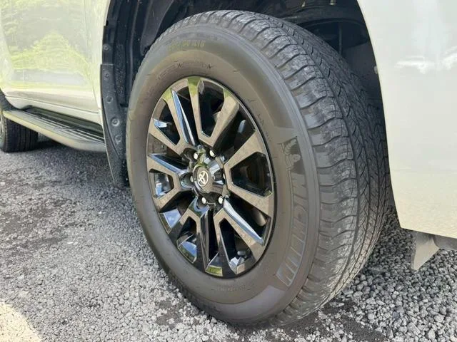 Toyota LAND CRUISER PRADO TX L PACKAGE 70TH ANNIVERSARY LIMITED 2022 — миниатюра 4