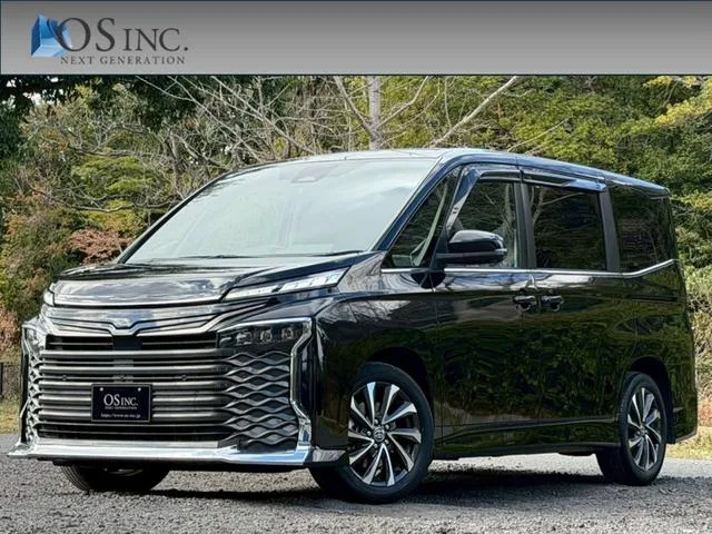 Toyota VOXY HYBRID S-Z 2023 — фото 1, купить с доставкой в Москву