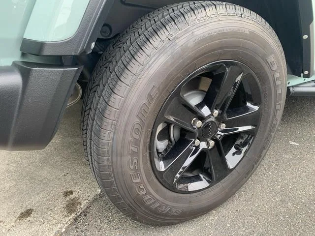 Chrysler Jeep JEEP WRANGLER UNLIMITED SAHARA 2024 — миниатюра 5